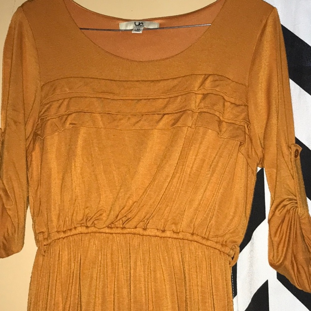 Mustard dress - Picture 3 of 3